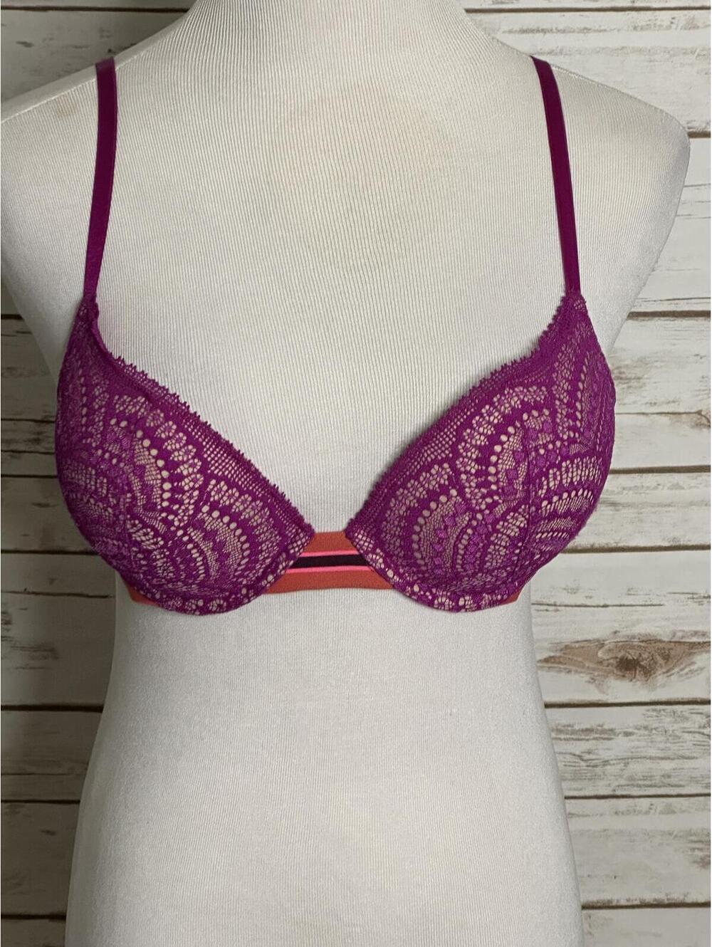 Victoria's Secret Very Sexy purple lace push-up bra 34C coquette bombshell